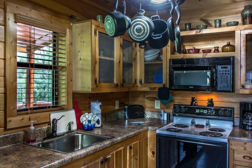 Hébergement de vacances Holly Tree Hideaway - Semi Secluded Mtn Setting Sevierville