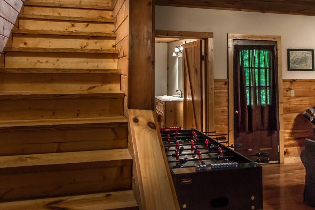 Hébergement de vacances Holly Tree Hideaway - Semi Secluded Mtn Setting